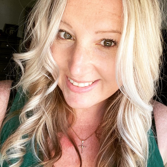 Meet your Posher, Sheila - Picture 1 of 1